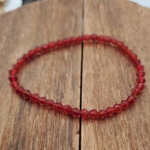 Elegant Red Beaded Bracelet B3412